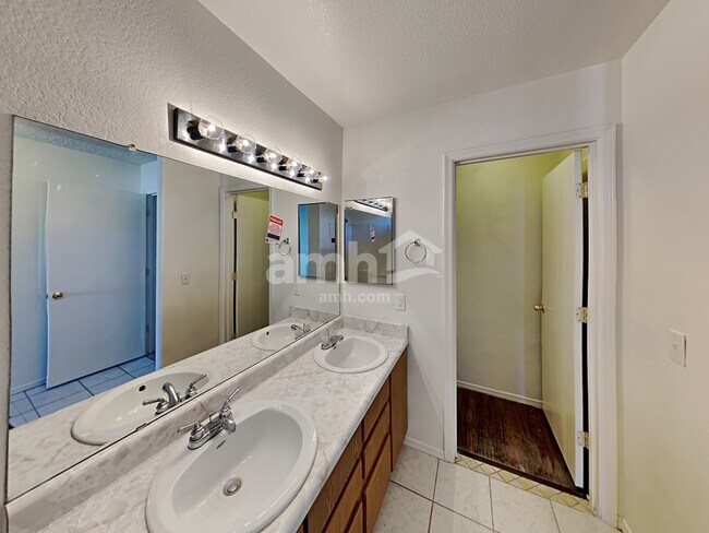 Building Photo - 3618 W Ethan Crossing Ln