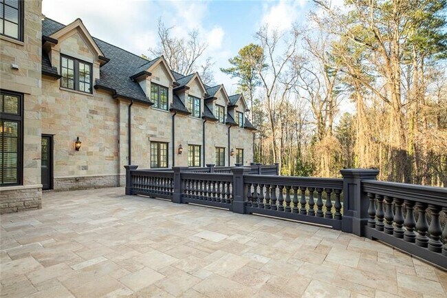 Building Photo - 35 Mt Paran Rd NW
