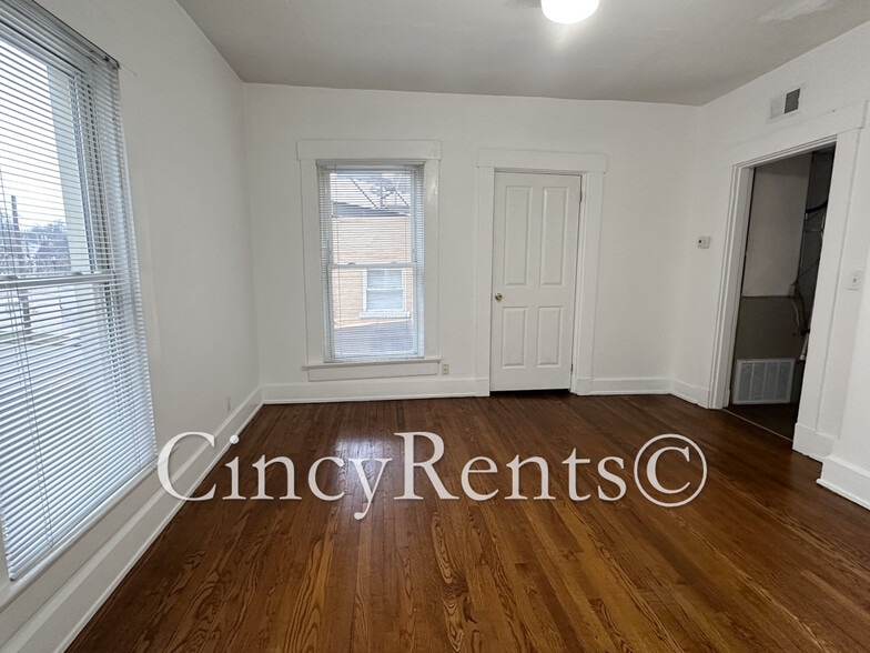 Building Photo - 3540 Columbia Pky