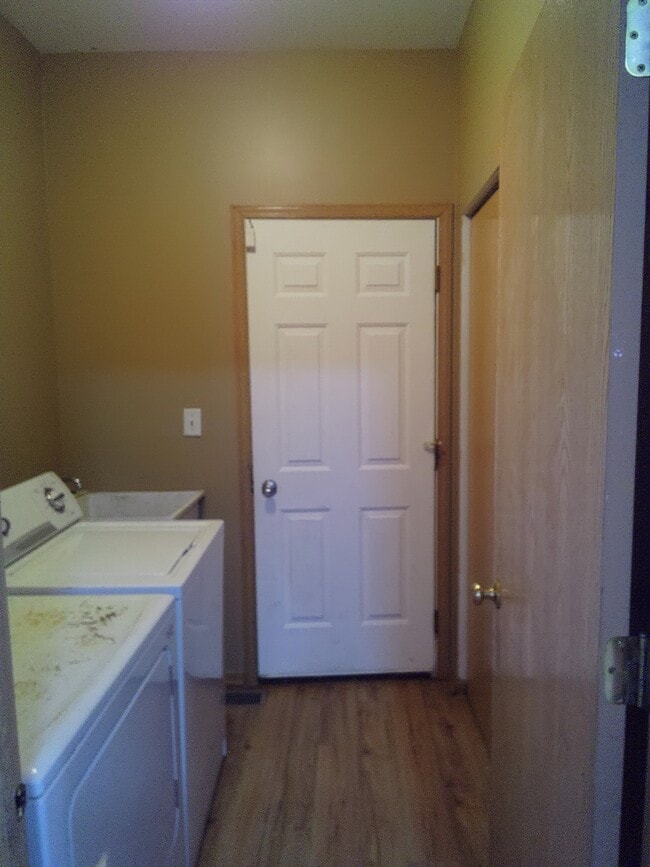 Building Photo - 3230 Holden Cir