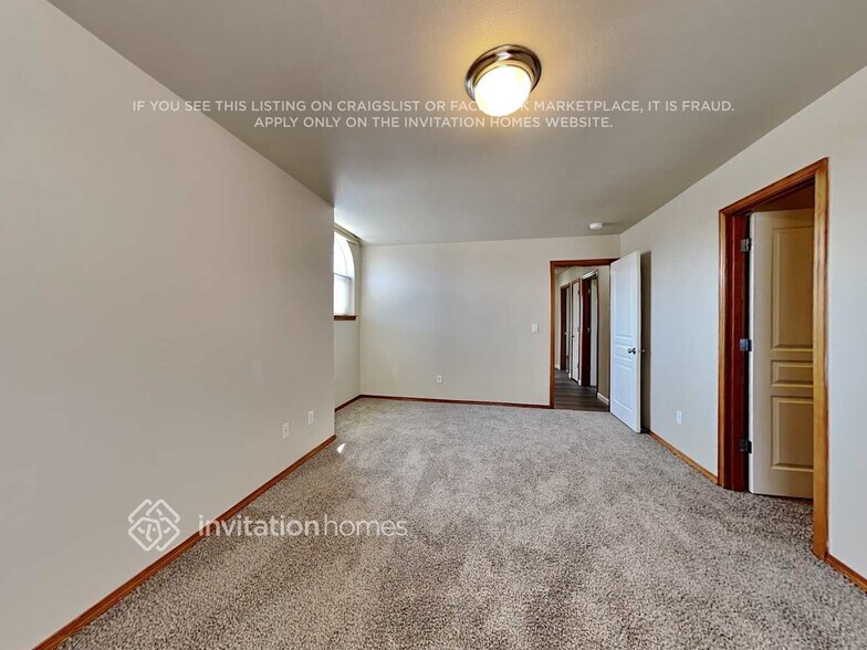 Building Photo - 19118 25th Ave E