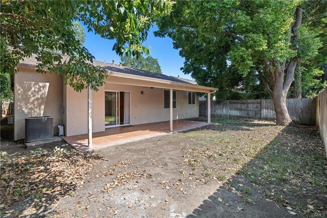 Building Photo - 1033 Raven Ln