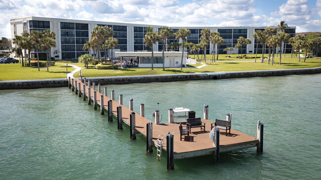 Building Photo - 100 Intracoastal Pl