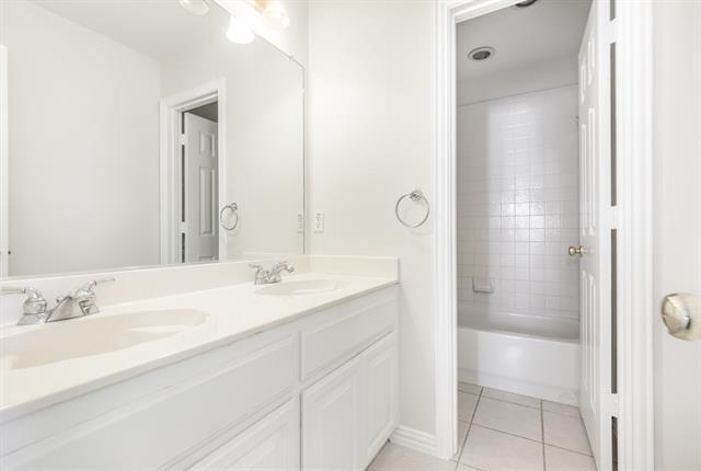 Building Photo - 4145 Silverthorne St