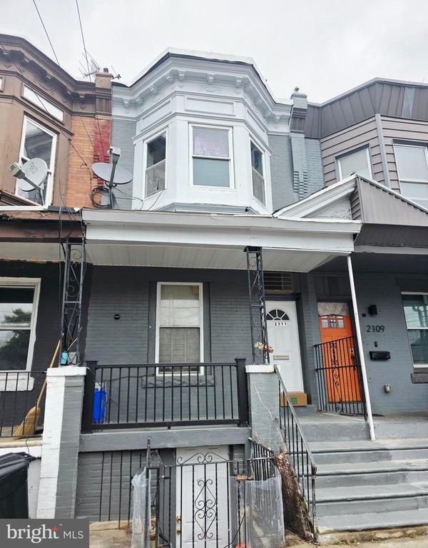 Primary Photo - 2111 W Somerset St