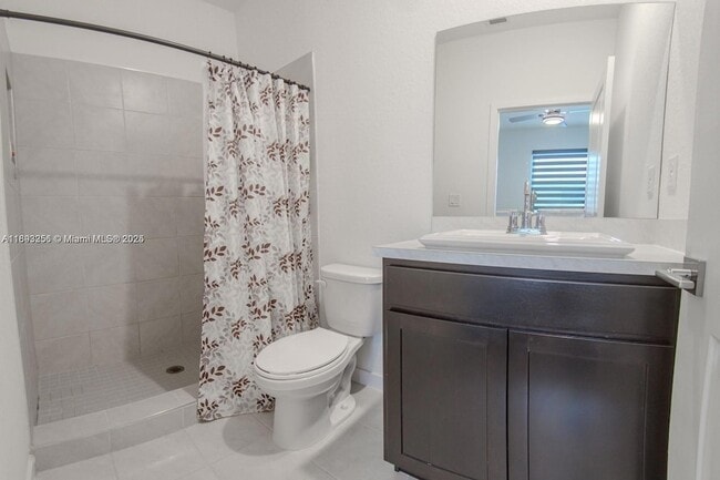 Building Photo - 544 NE 4th St