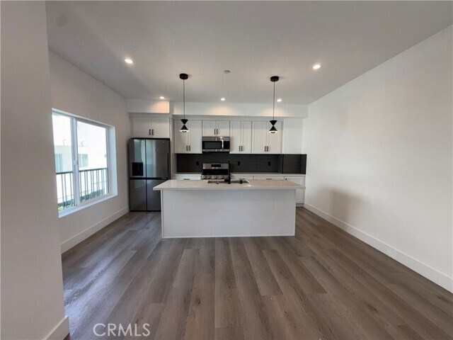 Building Photo - 21721 Hart St