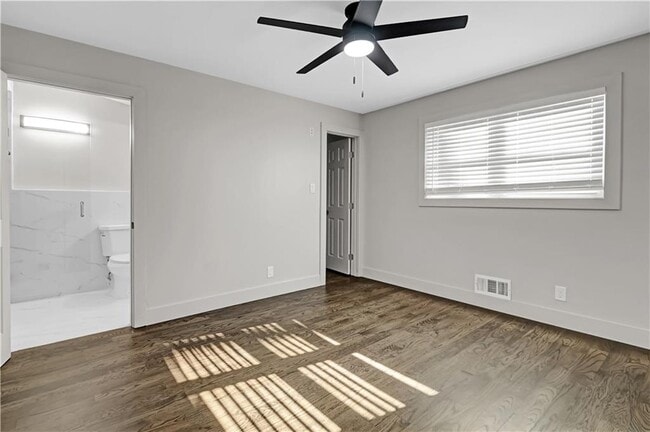 Building Photo - 1887 Shalimar Dr NE