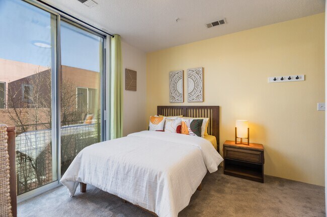 Building Photo - 877 Silver Ave SW