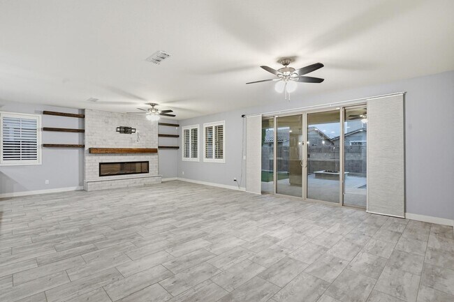 Building Photo - 23111 Via Del Oro