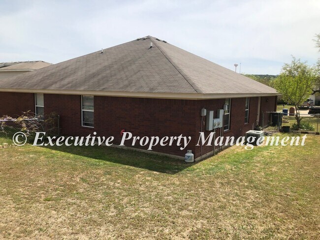 Building Photo - 314 Janelle Dr