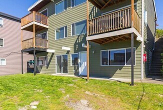 Building Photo - 3405 14th Ave W