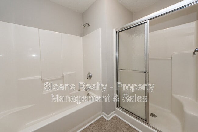 Building Photo - 1345 Pinnacle Ln