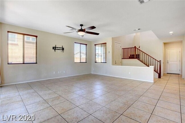 Building Photo - Gated community - 4 bedrooms - 3 baths