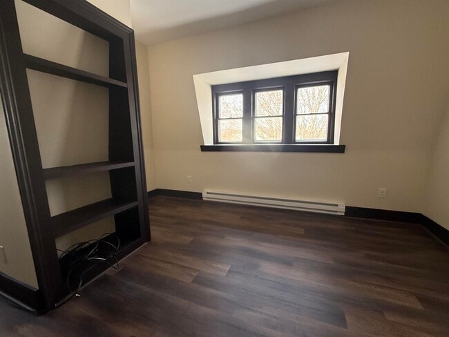 Building Photo - 79 Pine St