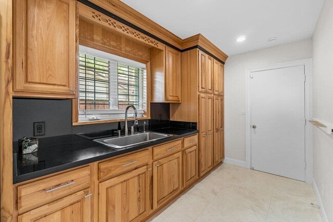 Building Photo - 20777 Soneto Dr