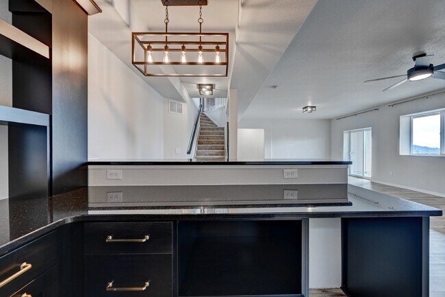 Building Photo - $3,100 - 4-Bed, 3-Bath Home in Co Springs ...
