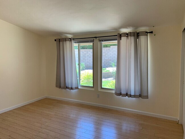 Building Photo - 2579 Pepperwood Dr