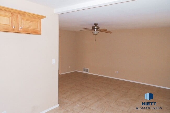 Building Photo - Gorgeous Upper Valley rental home
