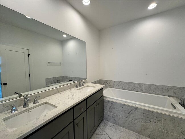 Building Photo - 7915 Portman St