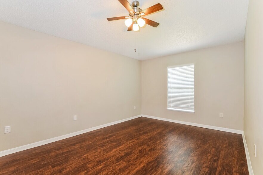 Building Photo - 4102 Iveyglen Ave