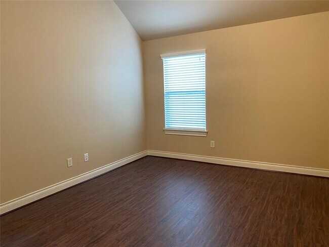 Building Photo - 25503 Lockspur Dr
