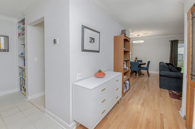 Building Photo - 53 Lawson Ln