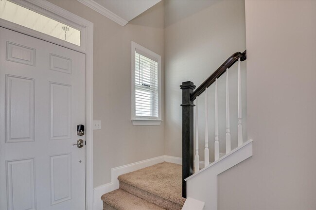 Building Photo - 3207 Wayne Dr