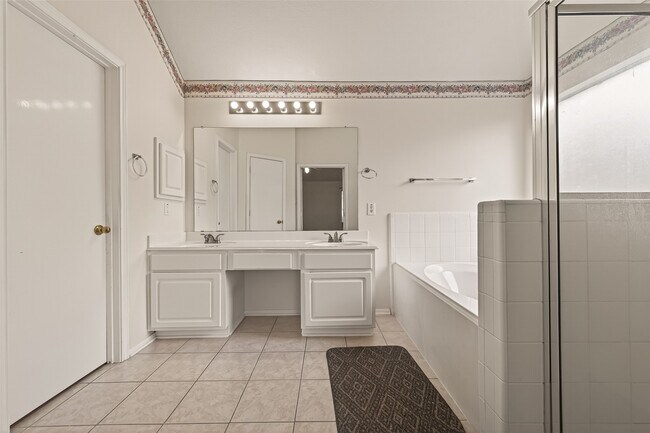 Building Photo - 15903 Timber Chase Dr