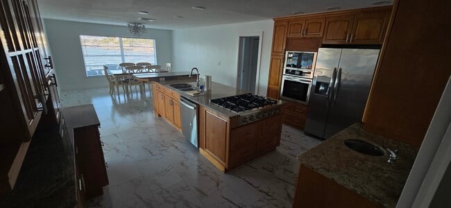 Building Photo - 301 22nd St