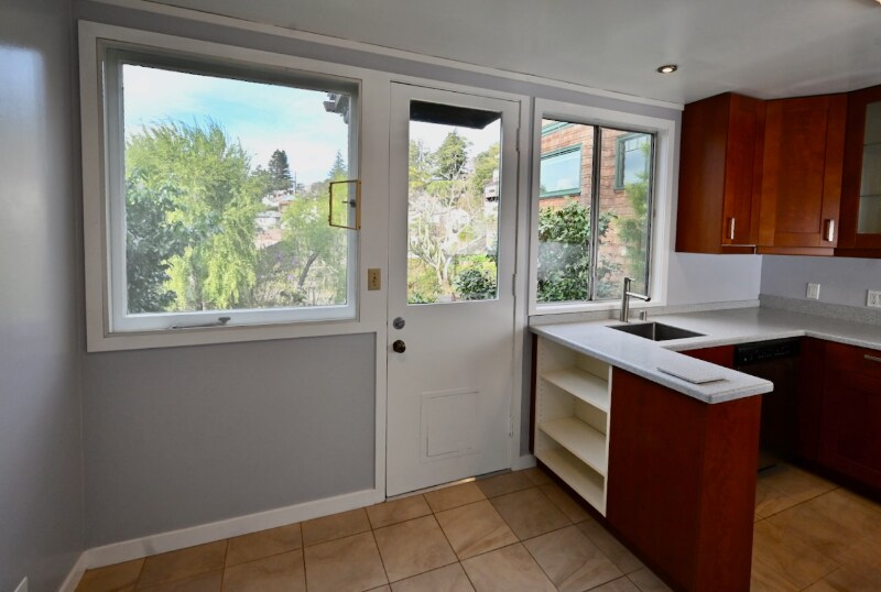 Building Photo - 966 Keeler Ave