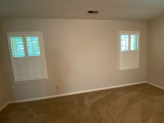 Building Photo - 3/2 convenient to Uptown Shelby, NC as well as the new 74 Bypass