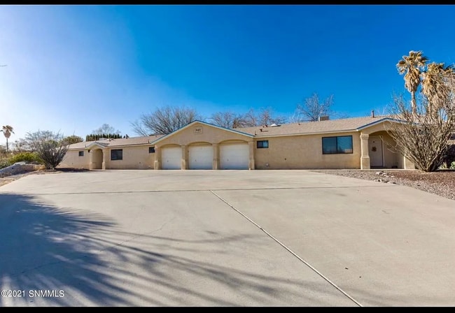 Building Photo - 3165 Posada Ct