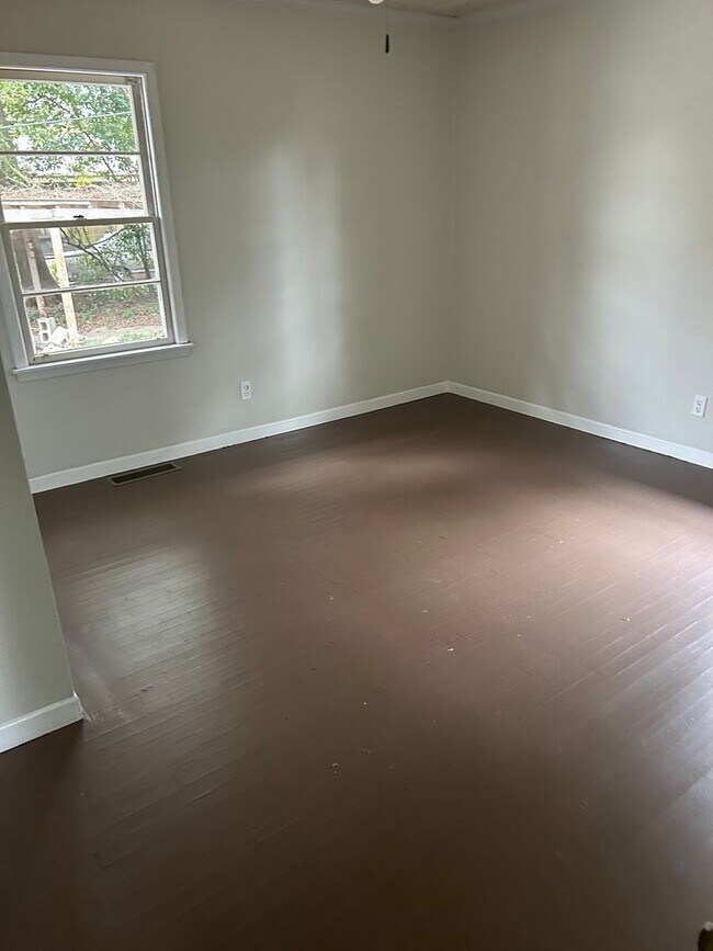 Building Photo - 321 Soperton Ave