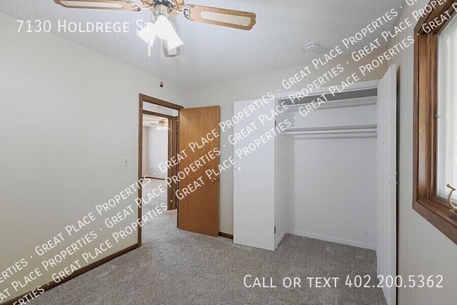 Building Photo - 7130 Holdrege St