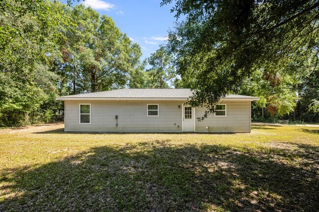 Building Photo - 3071 Highland Ave