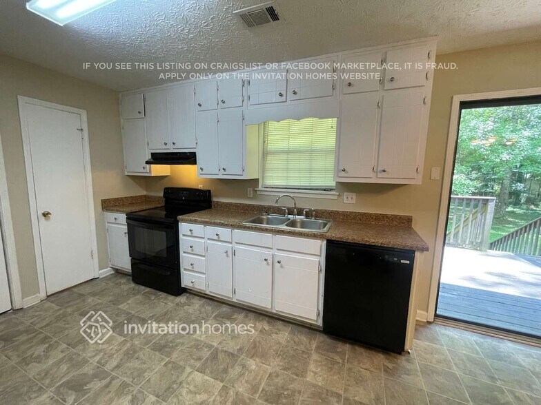 Building Photo - 837 Cochise Trail SE