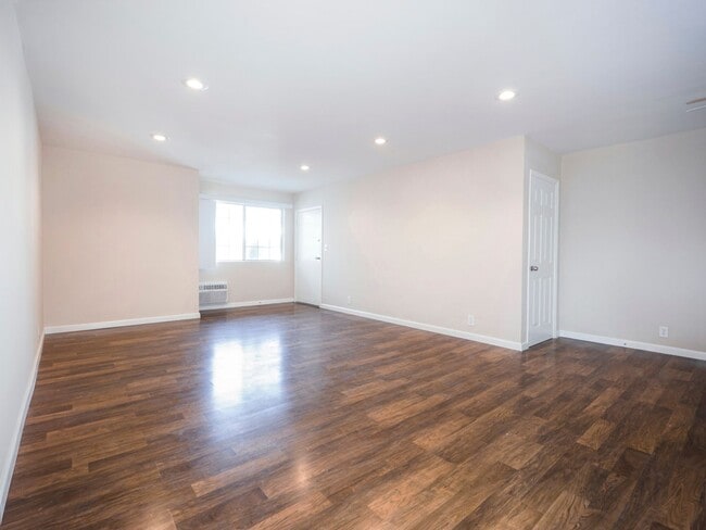 Interior Photo - 1936 Corning St