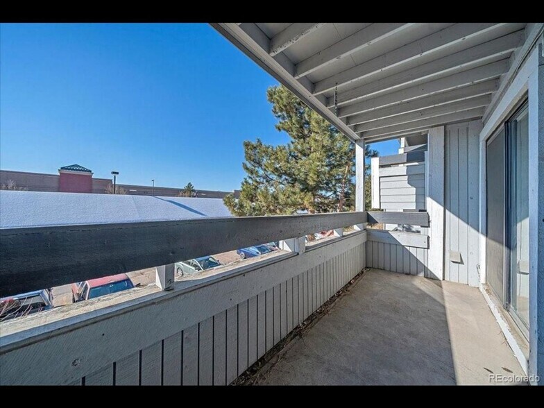 Building Photo - 14216 E 1st Dr