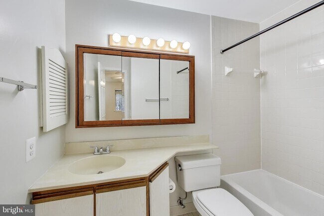 Building Photo - 5801 Inman Park Cir