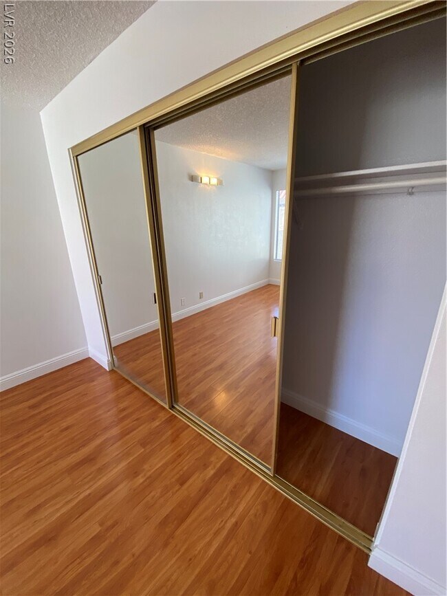 Building Photo - 4351 Gannet Cir