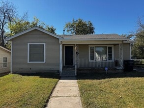 Building Photo - 1813 Travis St