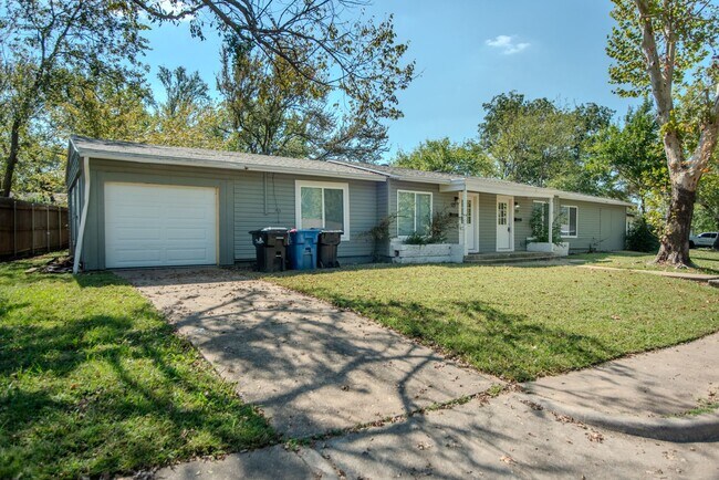 Building Photo - 125 Vandenburg Dr