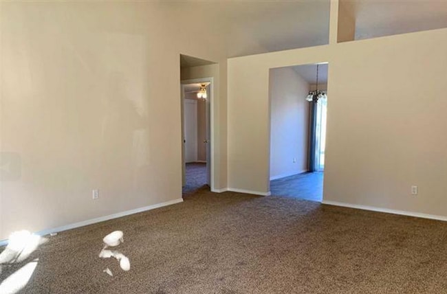 Building Photo - Great Single Family Home In Quiet Neighbor...