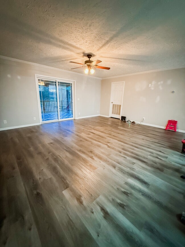 Building Photo - 106 Dolly Dr