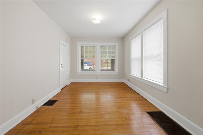 Building Photo - 5334 E Washington St