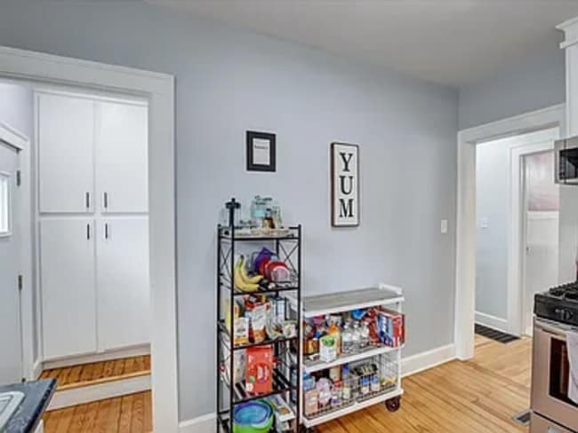 Building Photo - 528 W 43rd St