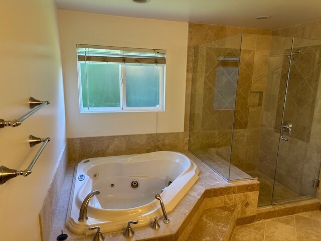 Building Photo - 3530 S Bentley Ave