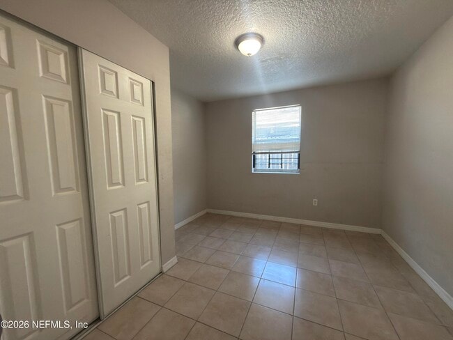 Building Photo - 1709 Dot St