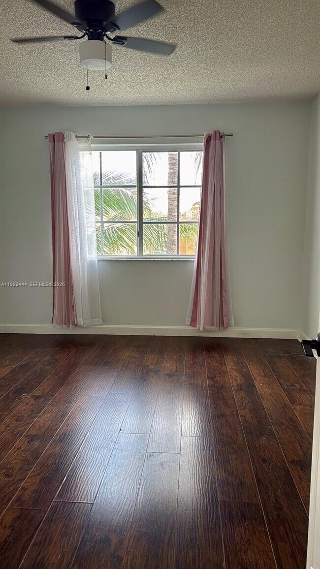 Building Photo - 2201 W Preserve Way